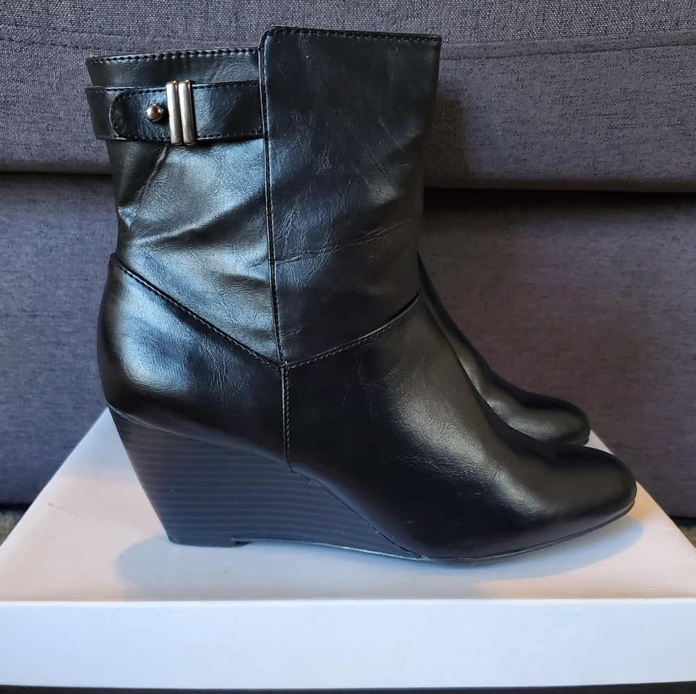 Alfani Nadina Black Wedge Boot